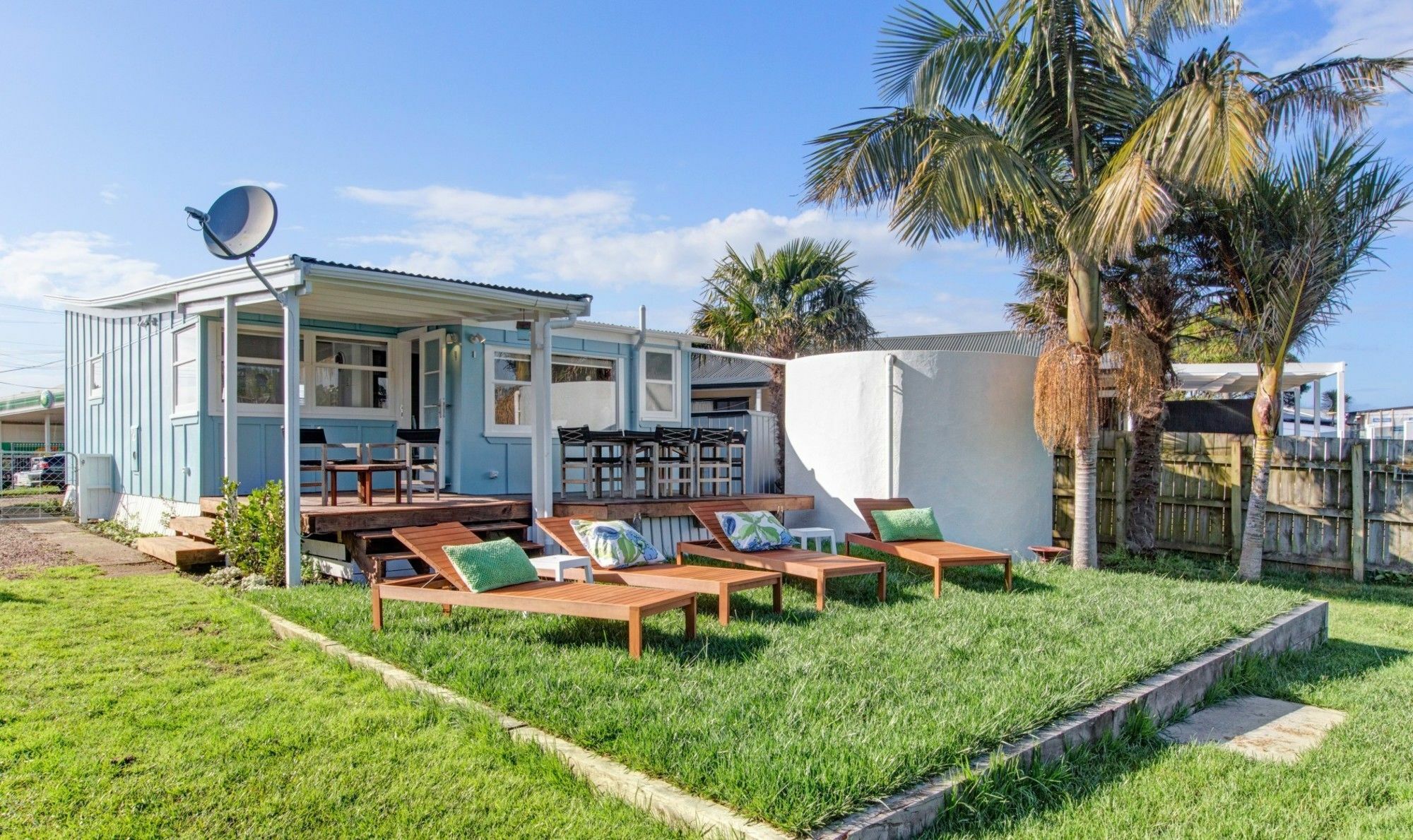 The Little Blue Bach In Oneroa Village By Waiheke Unlimited Exteriér fotografie